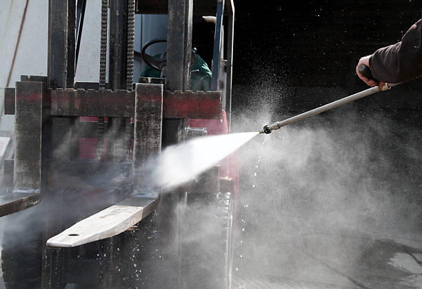 Professional Pressure Washing Services in Gnadenhutten, OH